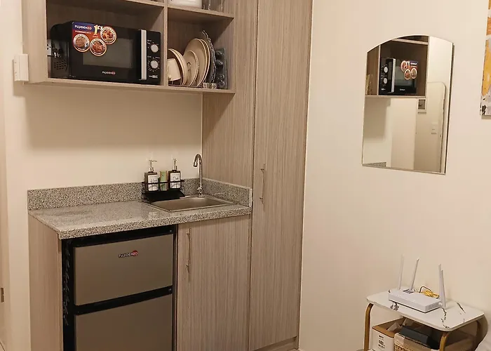 Apartahotel Goldyrich Staycation Place-urban Deca Tower Cubao 3*